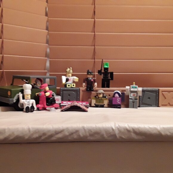 Roblox Toys and Mystery boxes - Picture 4 of 15